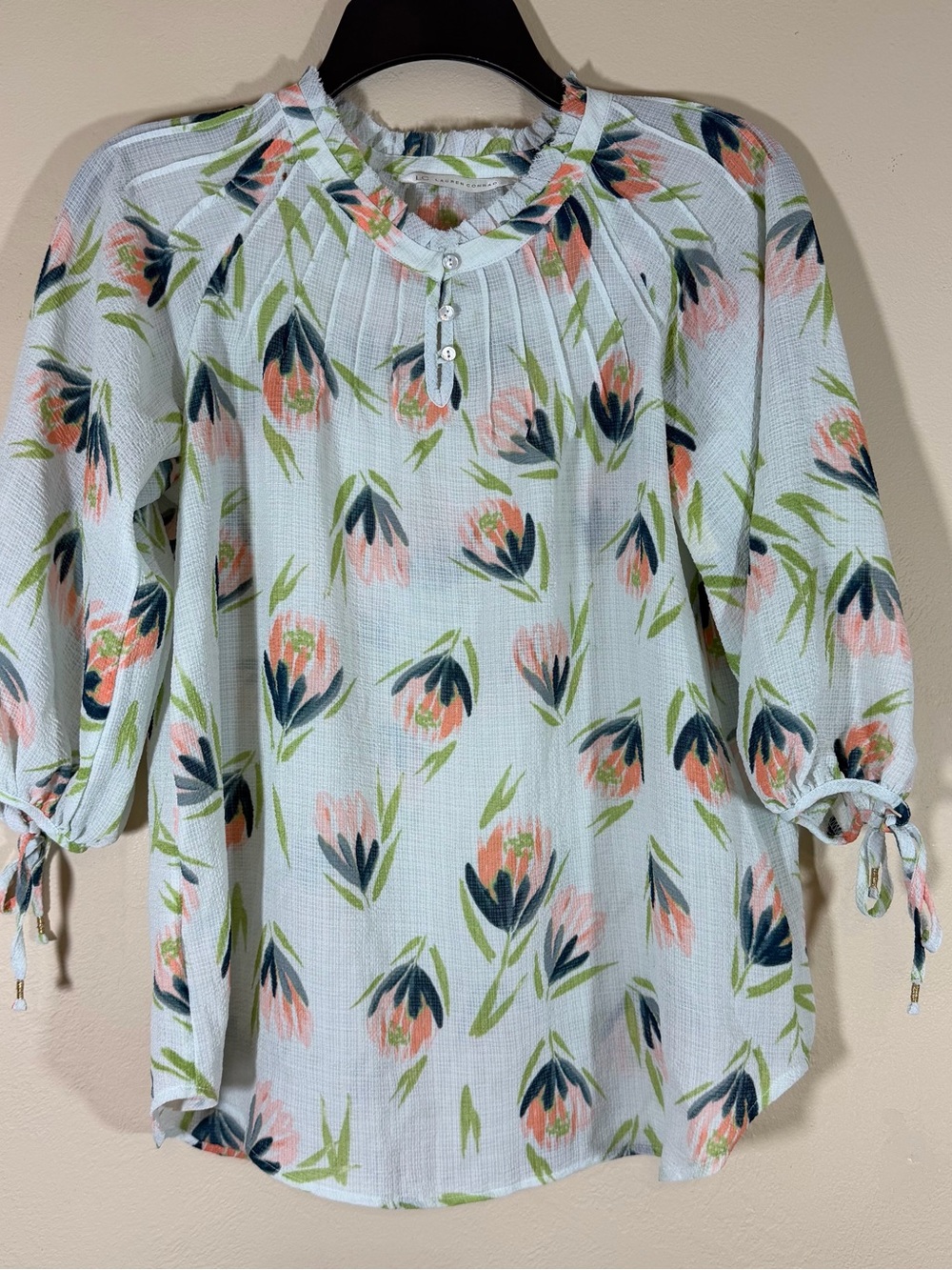 LC Lauren Conrad Floral Gauze Peasant Top Size XS Raw Edge Pintuck Detail